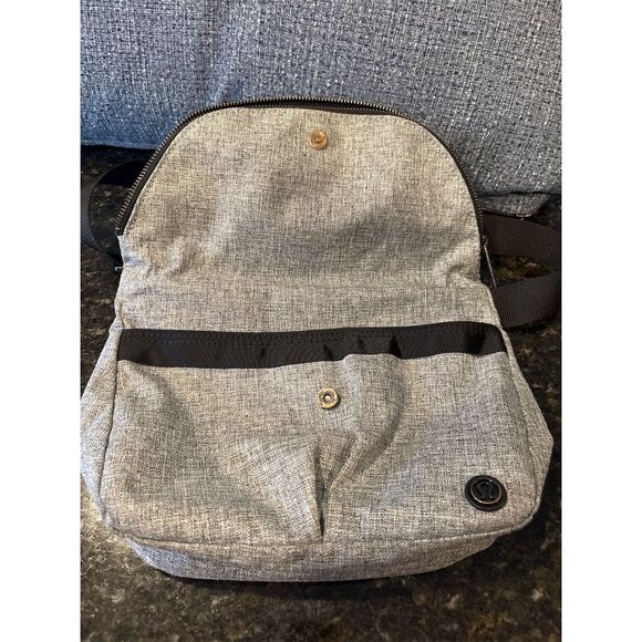 Lululemon Festival Bag 5L Crossbody Gray/Black Unisex Medium - Picture 10 of 10